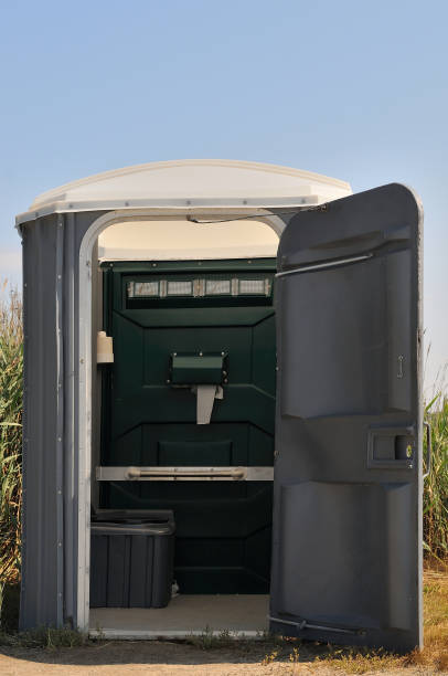 Porta potty delivery and setup in Steep Falls, ME